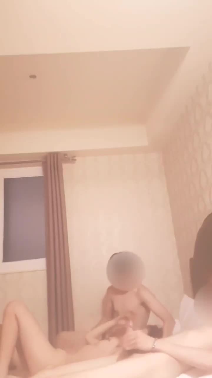 친구끼리 섹스는 기본!! MZ들 쓰리썸 썸네일